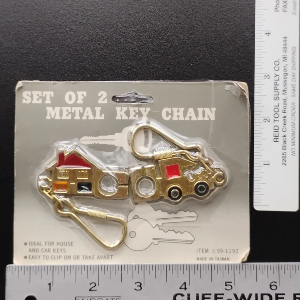 Set/2 Metal Key Chain with House and Truck Shaped Fob New in Packaging